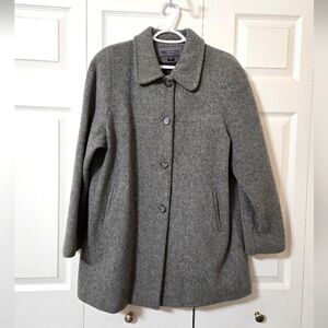 Bromley Collection Gray Wool Blend Jacket with pockets, Size 16 petite, EUC